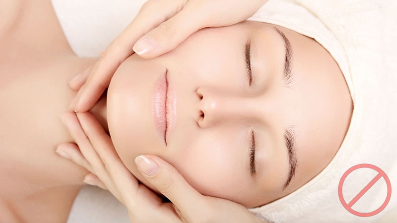 از ماساژهای صورت بعد از تزریق ژل و یا فیلر خودداری نمایید از ماساژهای صورت بعد از تزریق ژل و یا فیلر خودداری نمایید